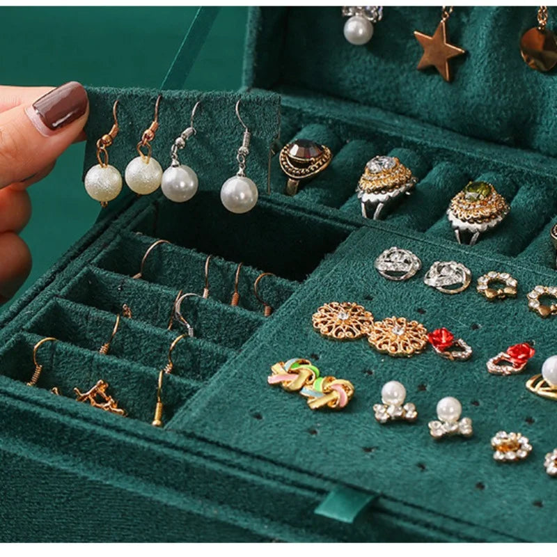 Boite à bijoux en velours vert